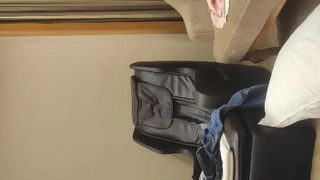 每次做愛都能噴水無數次的【無敵潮吹少婦】就像自來水 來個不停，小哥的雞巴狠狠的抽插，拔出來，水也跟著噴出滋滋的聲音