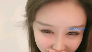 最新性爱泄密骚货美少妇出轨小年青约操 趴在沙发上被要求撅起美臀方便后入 各种姿势爆操内射