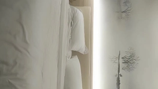 百變小可愛露臉顏值不錯的學妹們跟兩個大哥激情群P，吃奶舔逼口交大雞巴